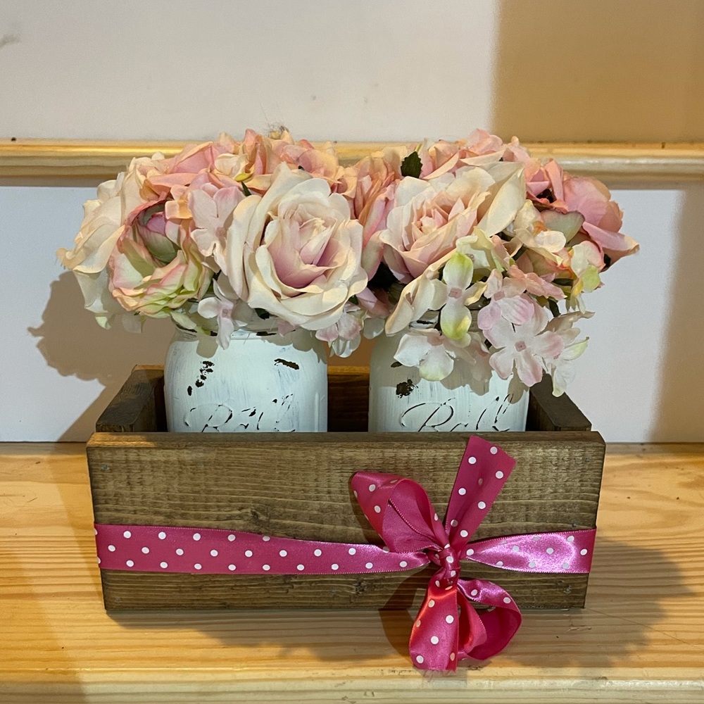 Floral mason jar table decor
